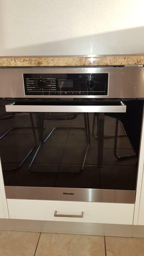 Acushla Accommodation Esplanade Living Self Check-In Self Check-Out West Beach Εξωτερικό φωτογραφία