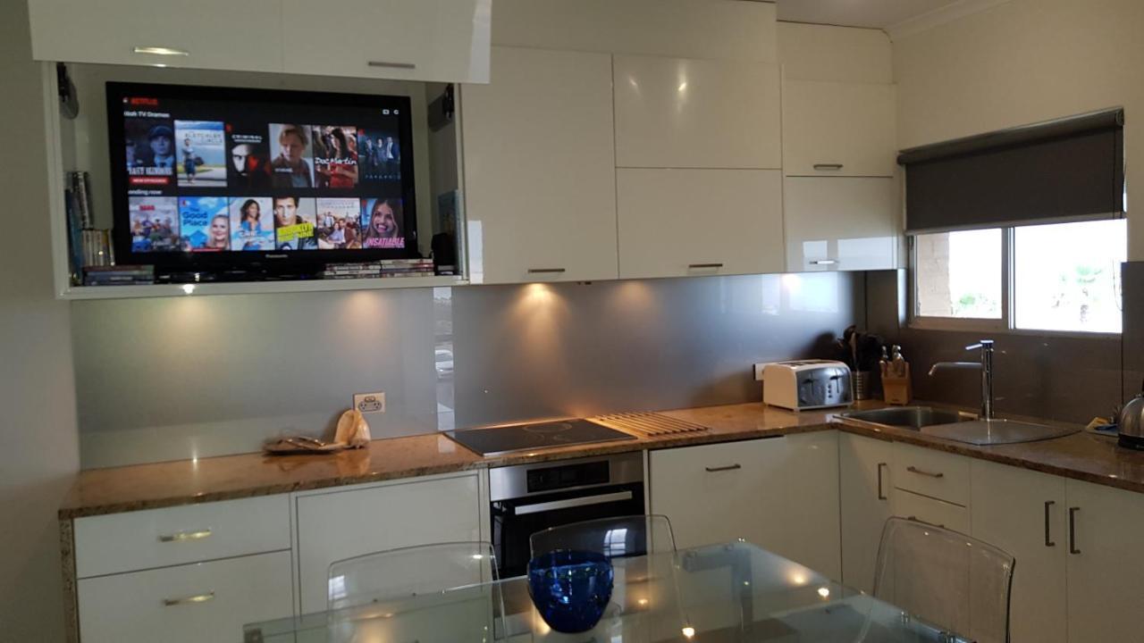 Acushla Accommodation Esplanade Living Self Check-In Self Check-Out West Beach Εξωτερικό φωτογραφία
